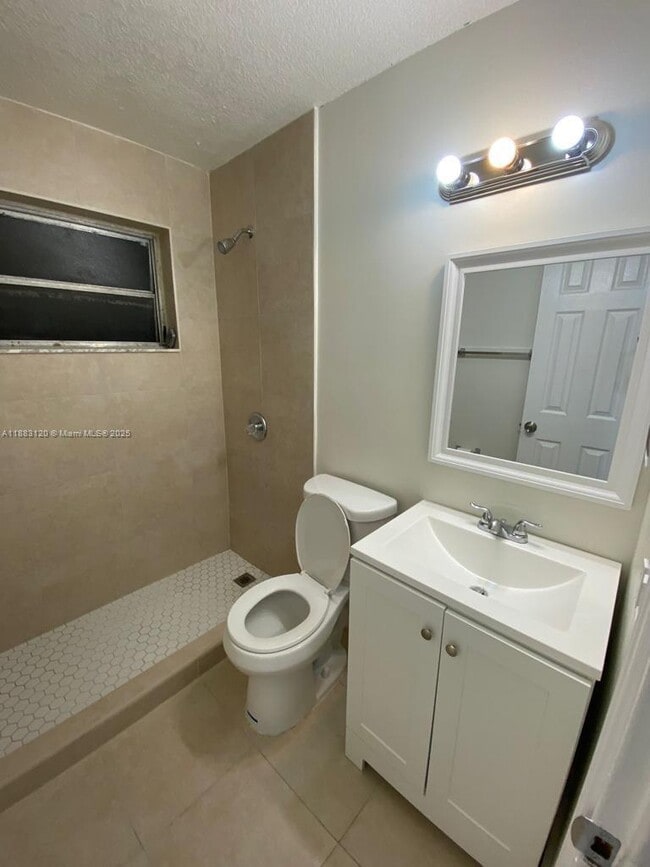2766 NW 9th Pl in Fort Lauderdale, FL - Building Photo - Building Photo