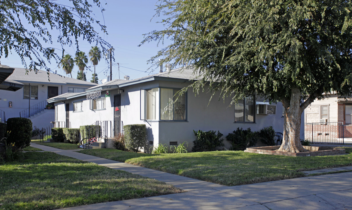 325 N Beverly Ct in Ontario, CA - Foto de edificio