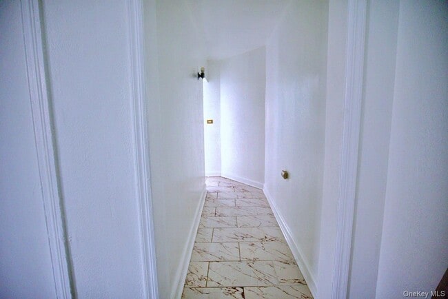 63 Herriot St in Yonkers, NY - Building Photo - Building Photo