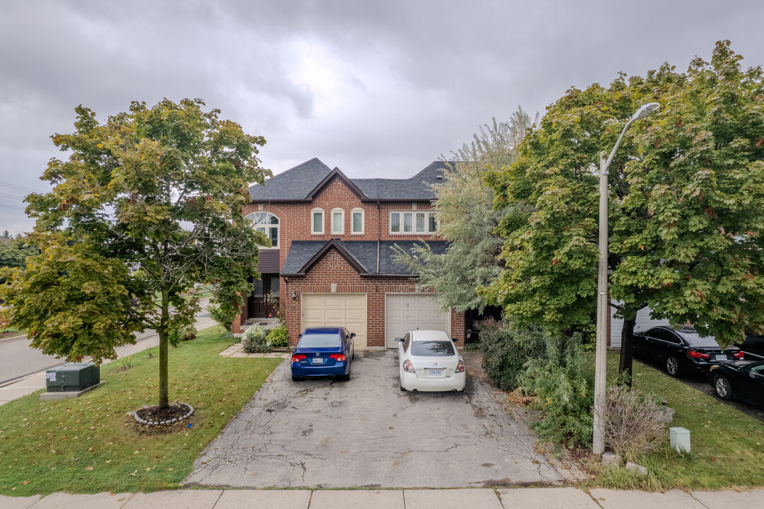 32-94 Cedarwood Cres in Brampton, ON - Building Photo