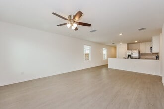 1219 Maple St in Wilmer, TX - Foto de edificio - Building Photo