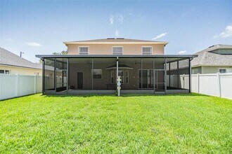 8219 Canterbury Lake Blvd in Tampa, FL - Building Photo - Building Photo