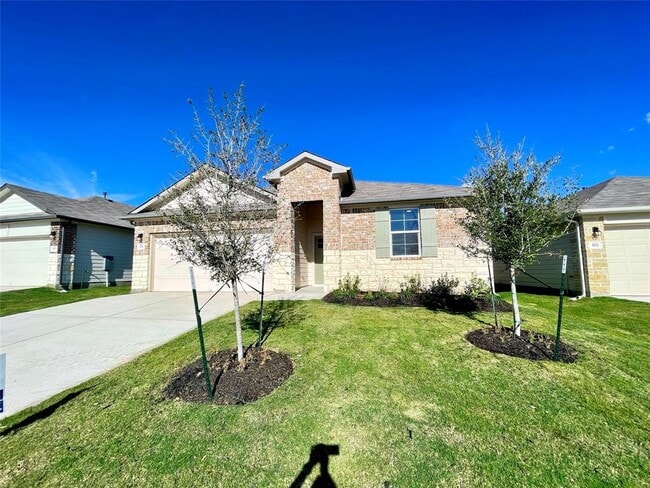 property at 475 Evergreen Sumac Lp