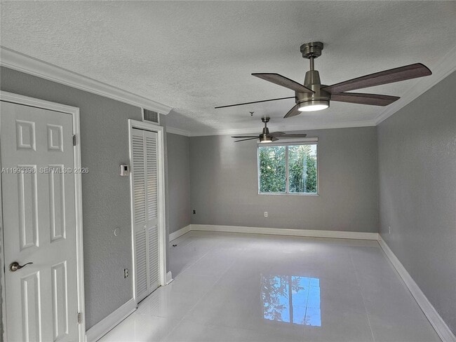 8027 NW 8th St in Miami, FL - Building Photo - Building Photo