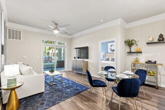 Abberly at West Ashley Apartment Homes in Charleston, SC - Foto de edificio - Building Photo