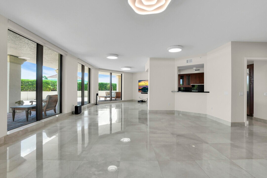3610 Gardens Pkwy in Palm Beach Gardens, FL - Building Photo