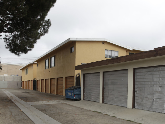 151-163 Murray St in Placentia, CA - Foto de edificio - Building Photo