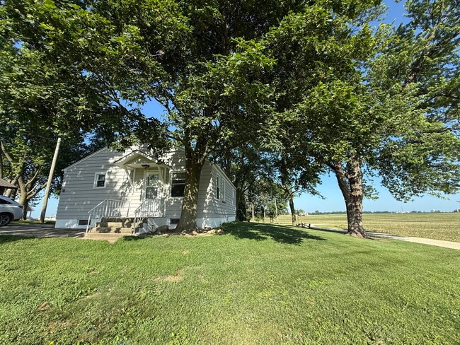 1N479 Schrader Rd in Maple Park, IL - Building Photo - Building Photo