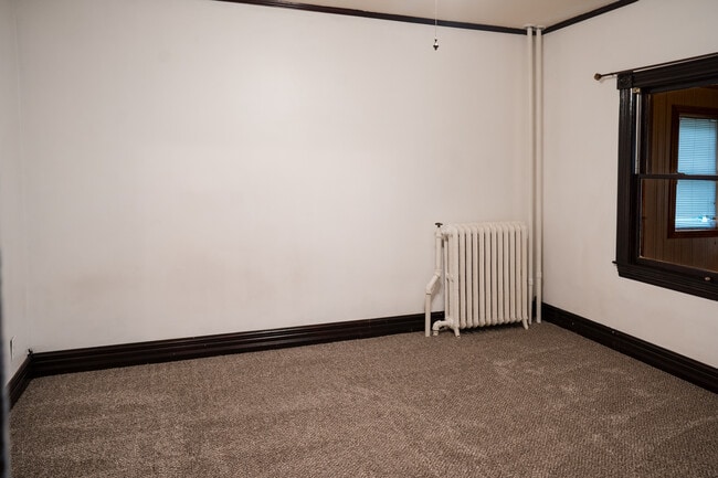 556 Rose Ave E in St. Paul, MN - Building Photo - Building Photo