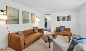 3234 E Larkspur Dr in Phoenix, AZ - Building Photo - Building Photo