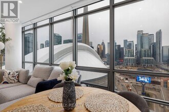 5 Mariner Terrace in Toronto, ON - Building Photo - Building Photo