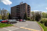 Thayer Towers Condominiums in Silver Spring, MD - Foto de edificio - Building Photo