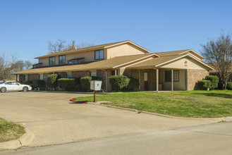 Bluffview Apartment Homes in Seagoville, TX - Building Photo - Building Photo