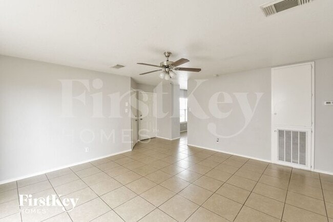 6715 Flatstone Pass in Converse, TX - Building Photo - Building Photo