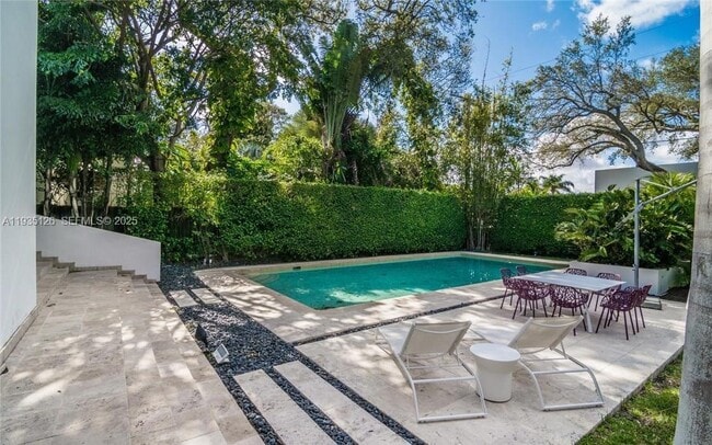 3020 Brickell Ave in Miami, FL - Foto de edificio - Building Photo