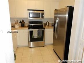 11102 NW 83rd St-Unit -220 in Doral, FL - Building Photo - Building Photo