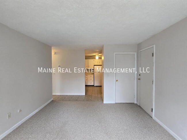10 Tall Pines Dr in Lewiston, ME - Building Photo - Building Photo