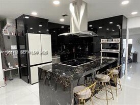 6190 W 14th Ave in Hialeah, FL - Building Photo