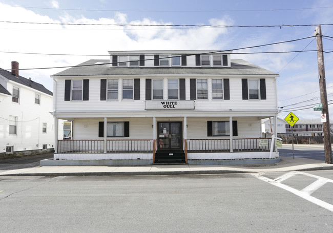 21 F St in Hampton, NH - Foto de edificio - Building Photo