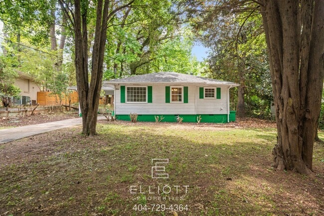 1095 Oakfield Dr SE in Atlanta, GA - Foto de edificio - Building Photo