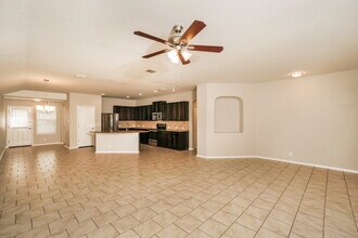 8850 Belgian Falls in San Antonio, TX - Foto de edificio - Building Photo