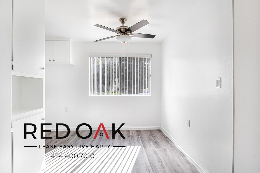 12737 Moorpark St in Los Angeles, CA - Building Photo