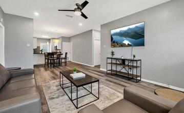 1500 E James St in Waco, TX - Building Photo - Building Photo