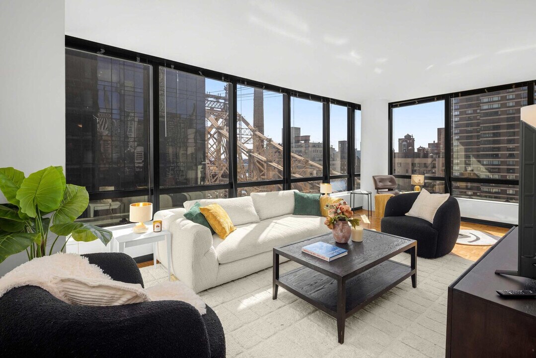 420 E 61st St in New York, NY - Building Photo