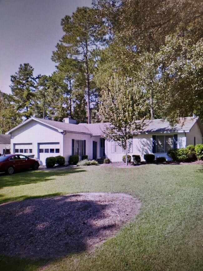 2218 S Sherwood Dr Rentals in Valdosta, GA