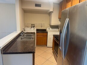 4519 Treehouse Ln in Tamarac, FL - Building Photo - Building Photo