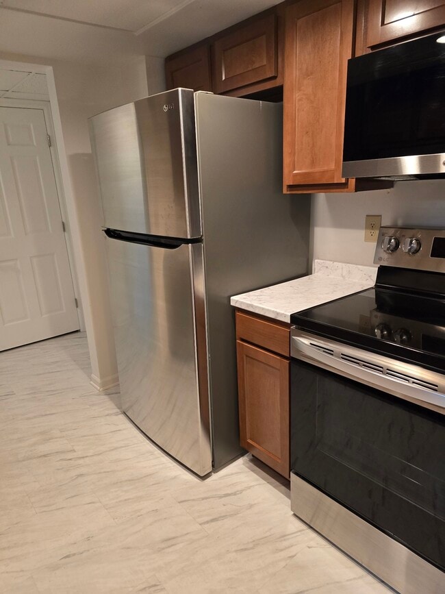 1212 W Water St, Unit 208 in Elmira, NY - Building Photo - Building Photo