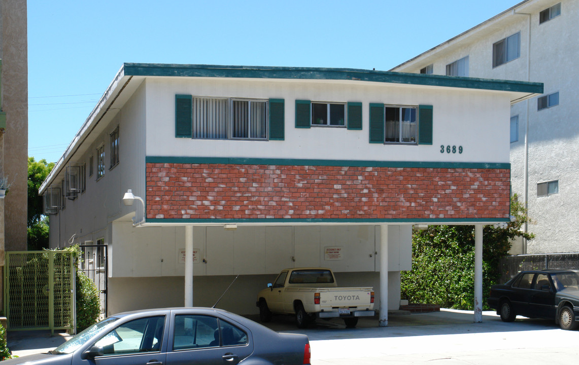 3689-3691 Glendon Ave in Los Angeles, CA - Building Photo