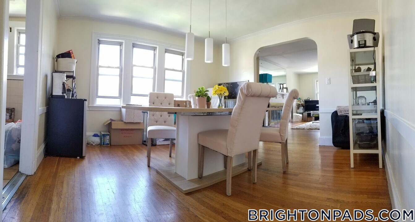 115 Lanark Rd in Boston, MA - Building Photo