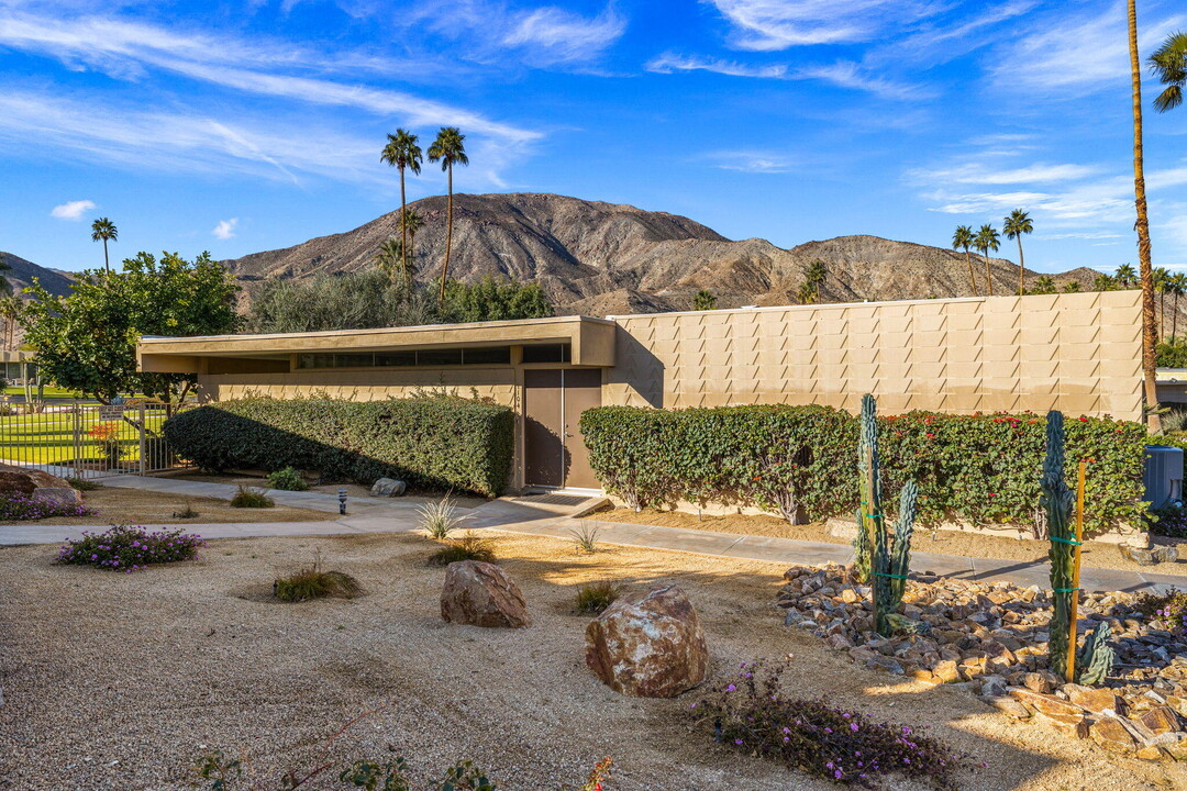 72493 El Paseo in Palm Desert, CA - Foto de edificio