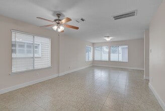 18730 Atasca Oaks Dr in Humble, TX - Building Photo - Building Photo