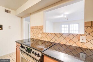 900 24th St NW in Washington, DC - Building Photo - Building Photo