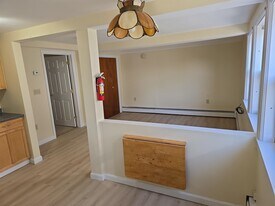 165 S Main St in Newport, NH - Building Photo