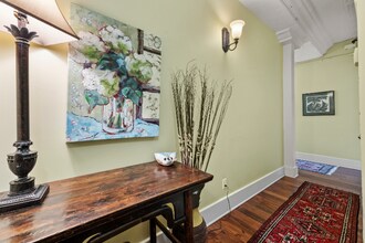 4 Beaufain St, Unit 202 in Charleston, SC - Foto de edificio - Building Photo