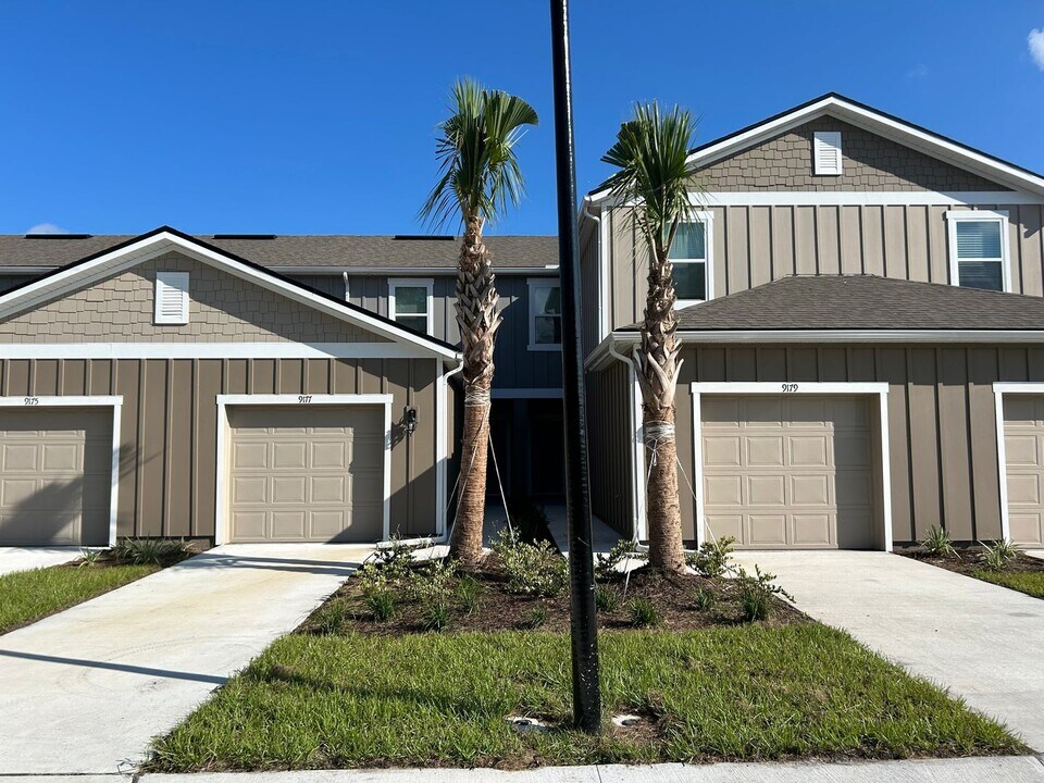 9177 Stony Brk Rd in Jacksonville, FL - Building Photo