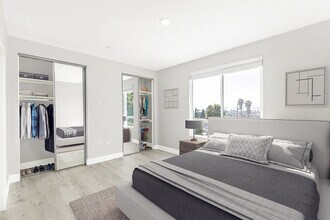 5820 La Mirada Ave in Los Angeles, CA - Building Photo - Building Photo