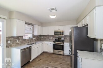 1808 Southwestern Trail in Round Rock, TX - Building Photo - Building Photo