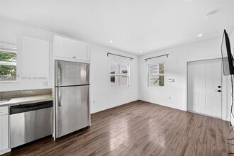 1460 NW 2nd St in Miami, FL - Building Photo - Building Photo