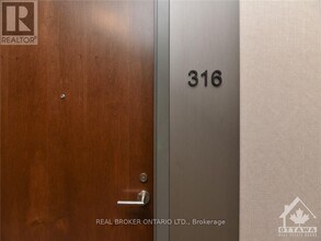 320 Miwate Pvt in Ottawa, ON - Building Photo - Building Photo