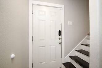 5709 Breland St in Houston, TX - Foto de edificio - Building Photo