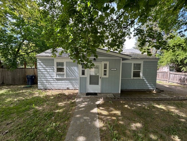 property at 3112 W South Loop Ave