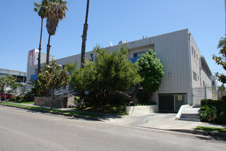 722 S St Andrews Pl in Los Angeles, CA - Building Photo - Building Photo