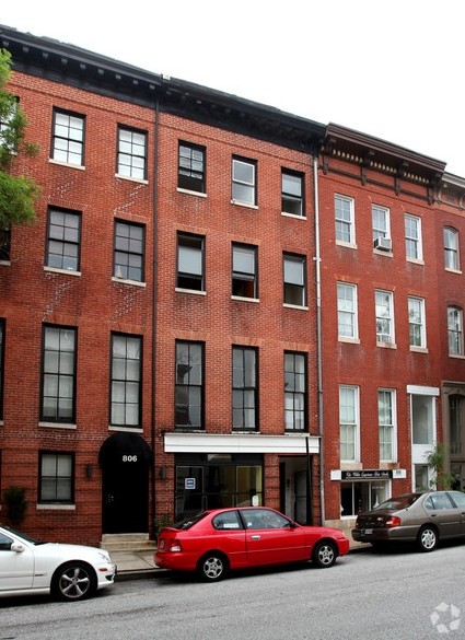 808 N Calvert St in Baltimore, MD - Building Photo - Building Photo