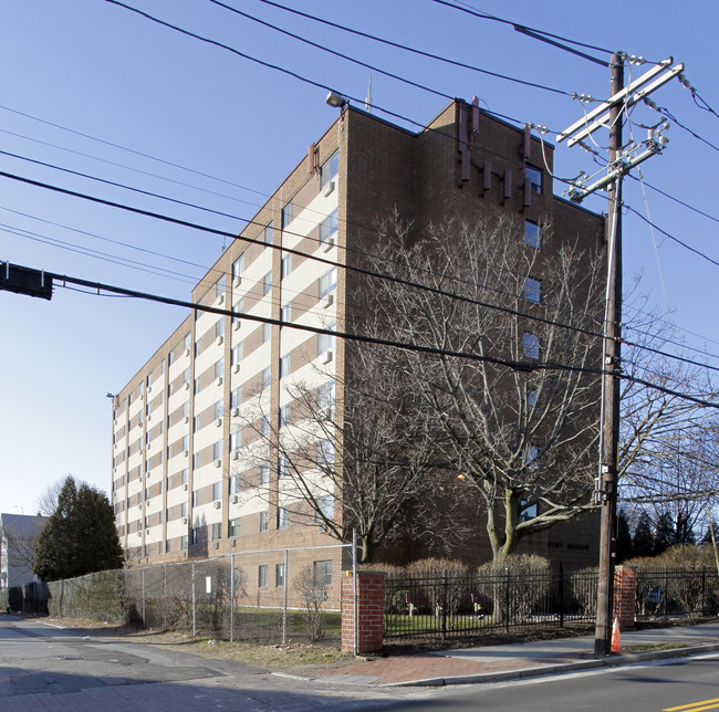 Fox Point Manor in Providence, RI - Building Photo - Building Photo