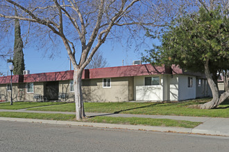 Mendota Apartments in Mendota, CA - Building Photo - Building Photo