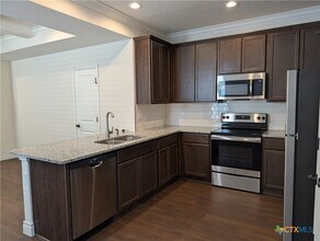 322 Untermaier St in New Braunfels, TX - Building Photo - Building Photo